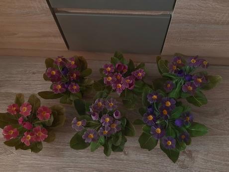 Kytička  umelé  kvety + kvetináč, 