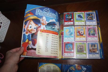 Disney kniha s kartami a cd s pesnickami, 
