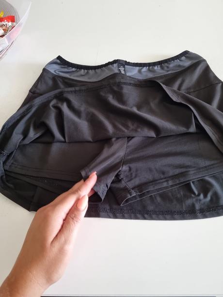 Minisukna s sortom, adidas,xl