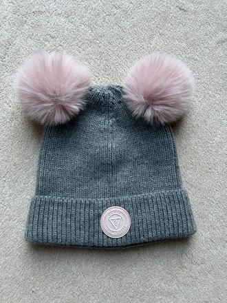 Guess originál dievčenská zimná čiapka 2 brmbolce, guess,104