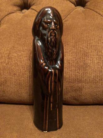 Tmavohneda dekoracia / soska,