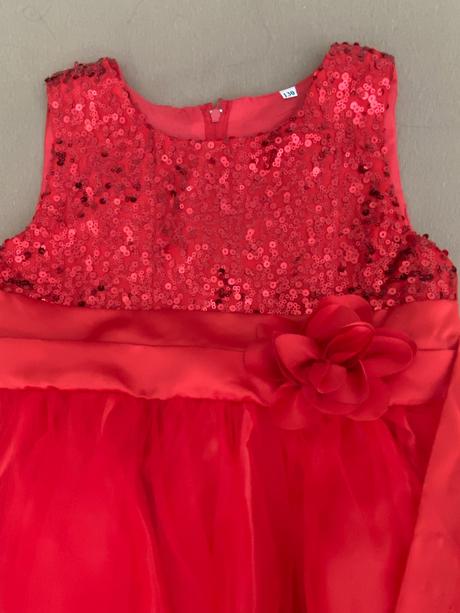 Slávnostné šatočky, 128