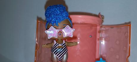 Bábika l.o.l. surprise s doplnkami a kresielkom., 