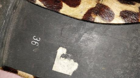 Baleríny s zvieracím vzorom a kovovou sponou, 36