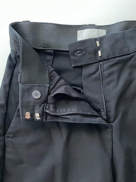 Elegantné cigaretové nohavice s pukmi do práce, h&m,32