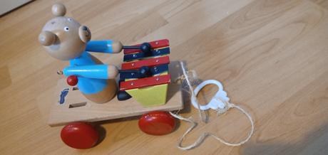 Drevená hračka na ťahanie - macko, 