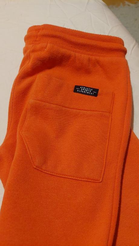 Oranzove teplaky, reserved,122