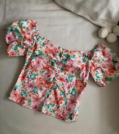 Predám kvetovany top, s