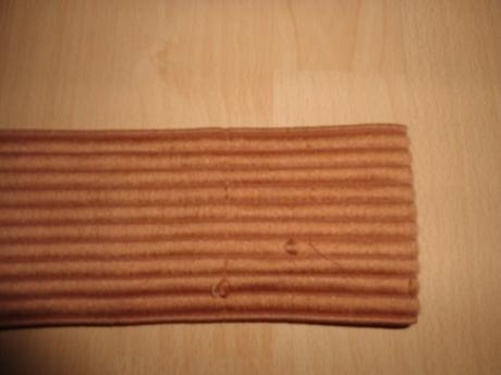 Hnedy elasticky opasok, 