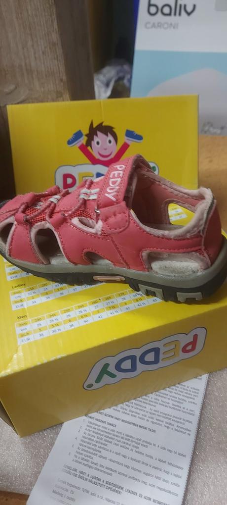 Sandálky, peddy,27
