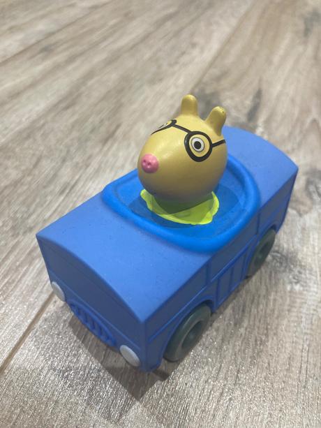 Autíčko peppa pig,