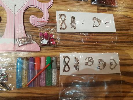 Vyroba nahrdelnikov a priveskov, 