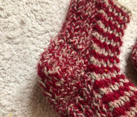 Červeno - sivé handmade unisex ponožky 24 - 27, 25