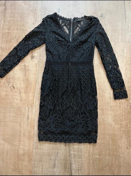 Čipkované šaty, s