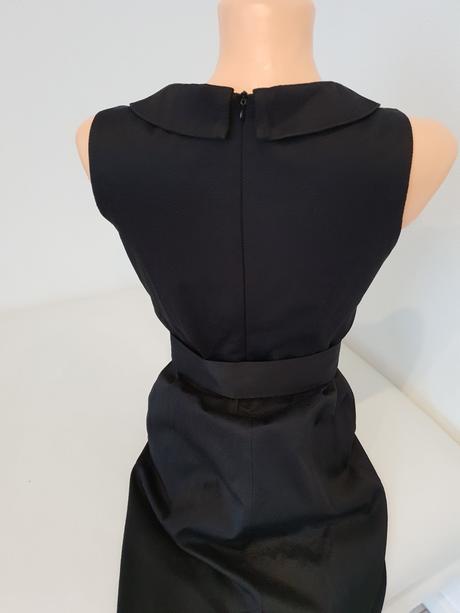 Krásne elegantné šaty, s