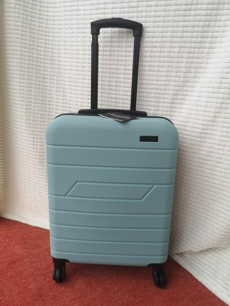 Elevate cestovný príručný kufor na palubu, 