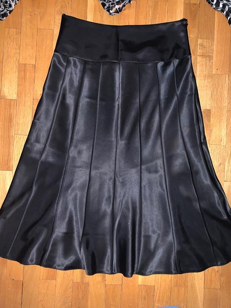 Čierna saténová sukňa, m