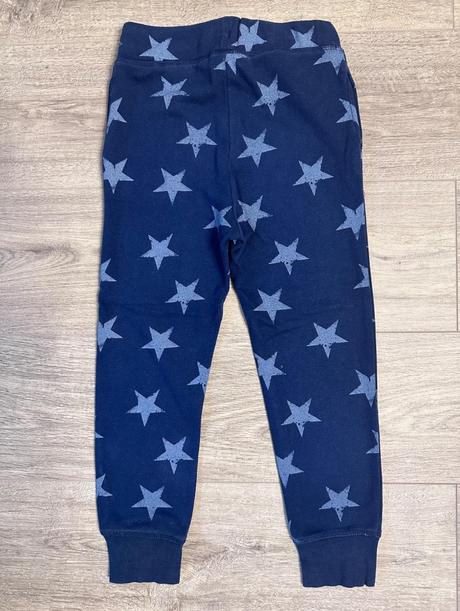 Tepláky z hviezdičkami, next,122