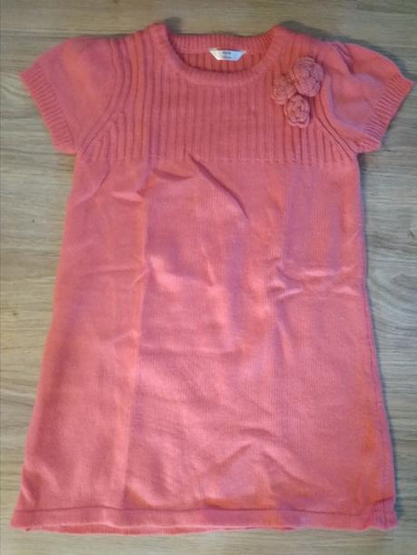 Strojovo pletené šaty, 104