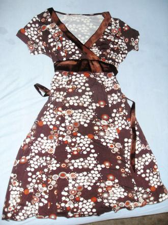 Šaty so saténovou mašľou aj pre tehuľky, m