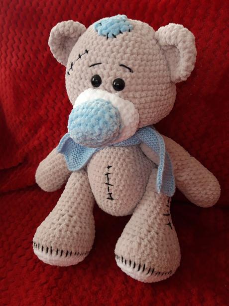 Háčkovaní mackovia so záplatou, 