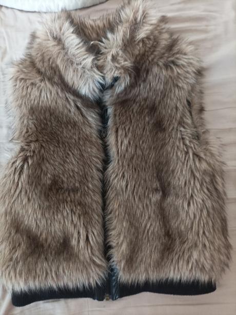 Kožušinkova vesta už aj s poštou, h&m,158