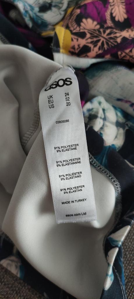 Neoprénový crop top asos, 52