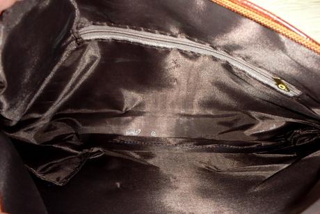 Úzka hnedá taštička,