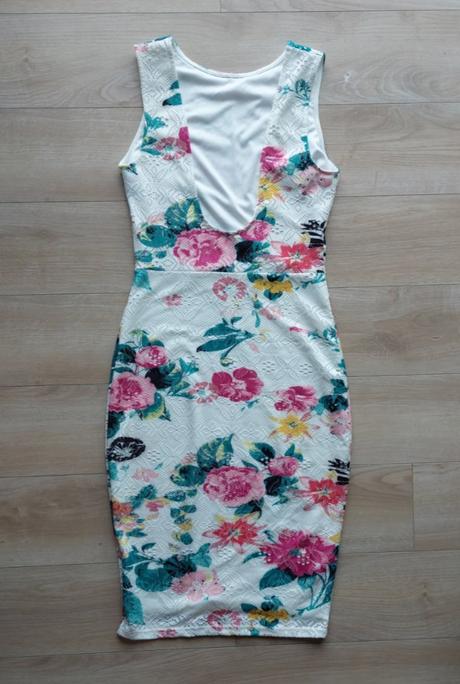 Šaty kvetinové, 38