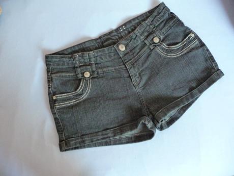 Šedé kraťasy, kik,s