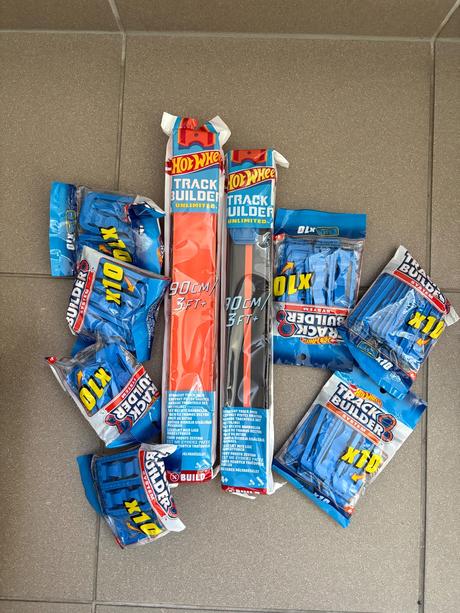 Hot wheels track builder sady, dráhy, spojky, 