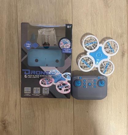 Novy svietajuci dron, 