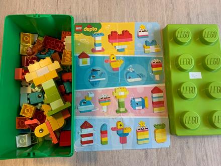 Lego duplo v boxiku,