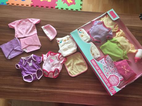 Cikajuca babika emmi s bohatym prislusenstvom,