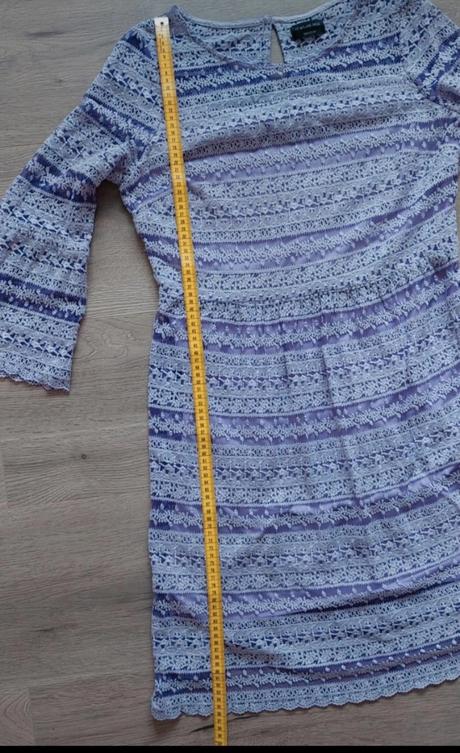 Krásne orgovánovo-fialové šaty, l