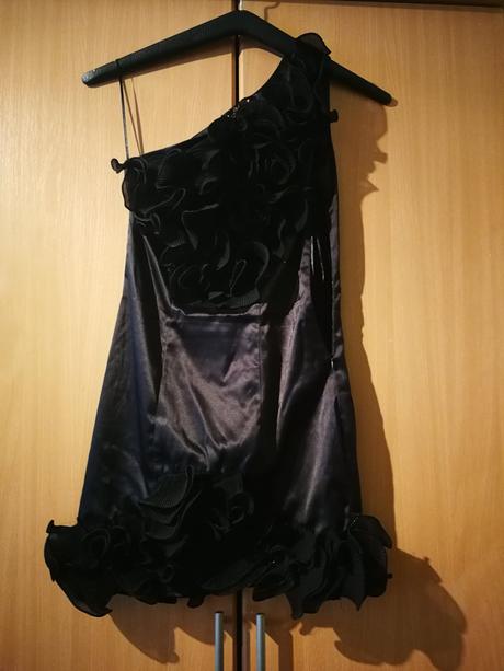 Cierne saty, xs
