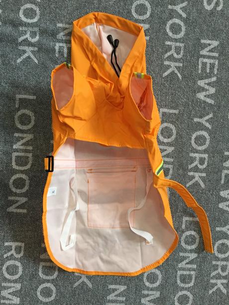 Nepremokava bunda- prsiplast  pre vacsieho psa, 