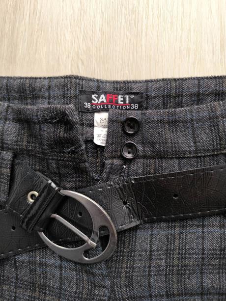 Krátke nohavice s opaskom, s