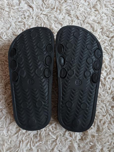 Šľapky flitrové s hviezdičkou čierne, veľkosť 30, 30