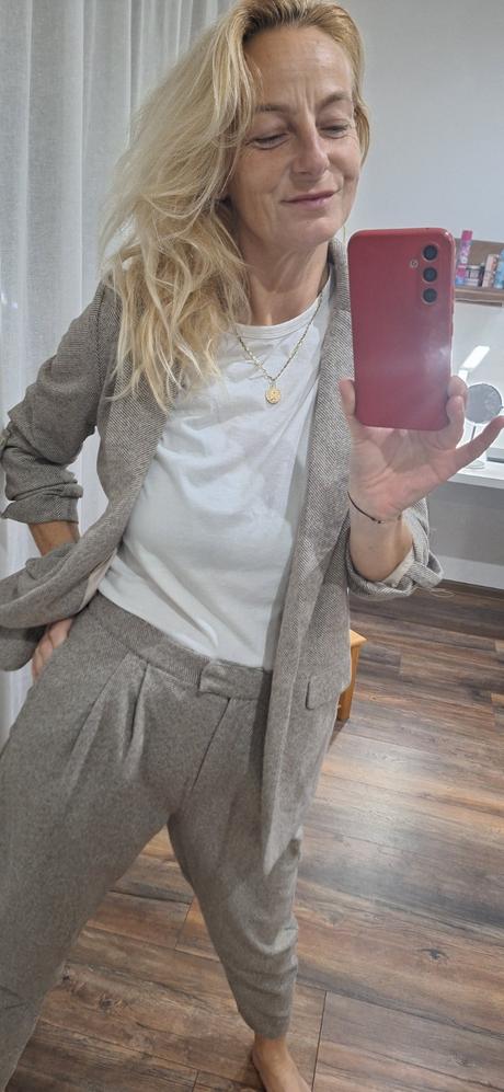 Komplet sako nohavice so zamykmi vel 36/38, reserved,m