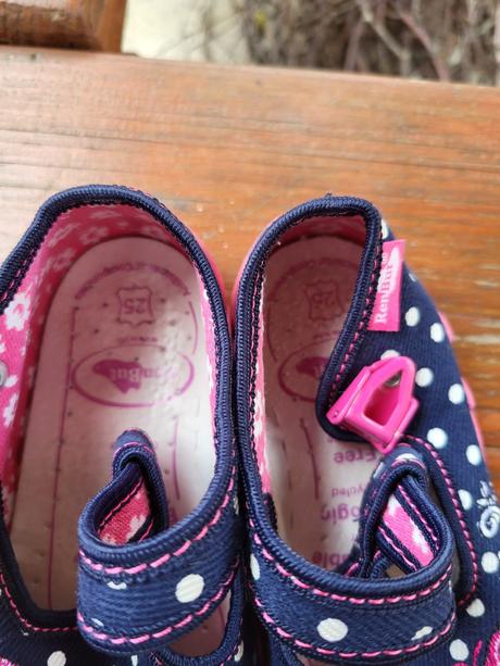 Papučky  + doporučené poštovné, ren but,25