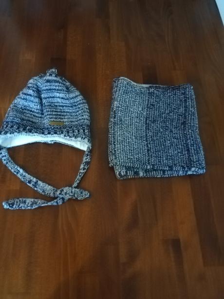 Čiapka a nakrčník, <50