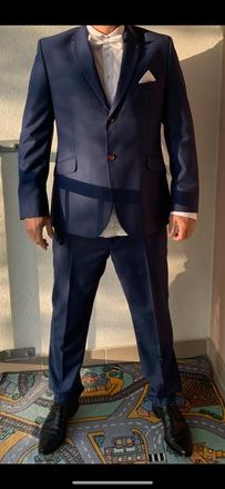 Tmavomodry oblek l, l