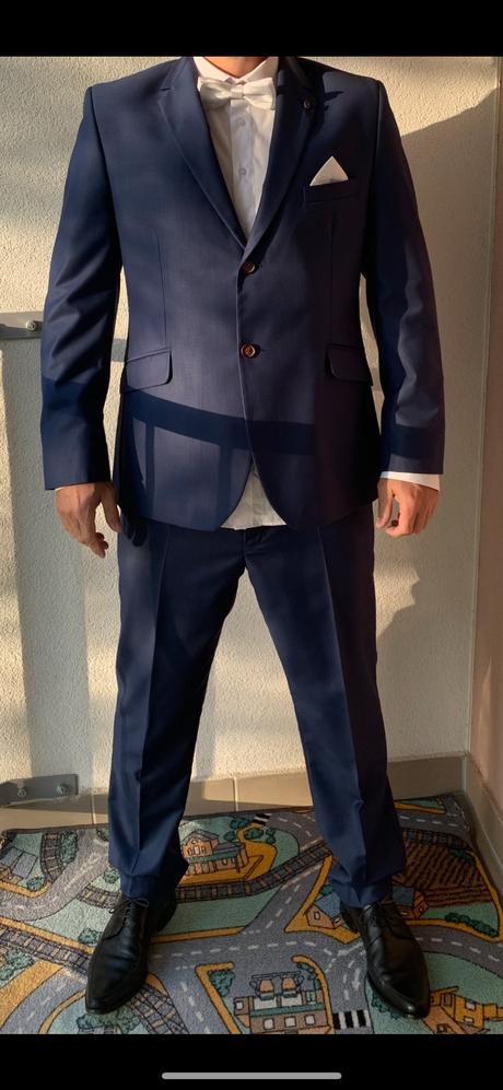 Tmavomodry oblek l, l