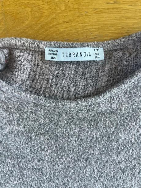 Dievcenske saty z jemneho upletu, terranova,164