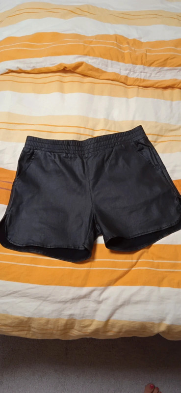 Koženkové kraťasy l, l