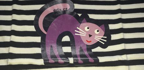 Pruhované tričko mačka, 122