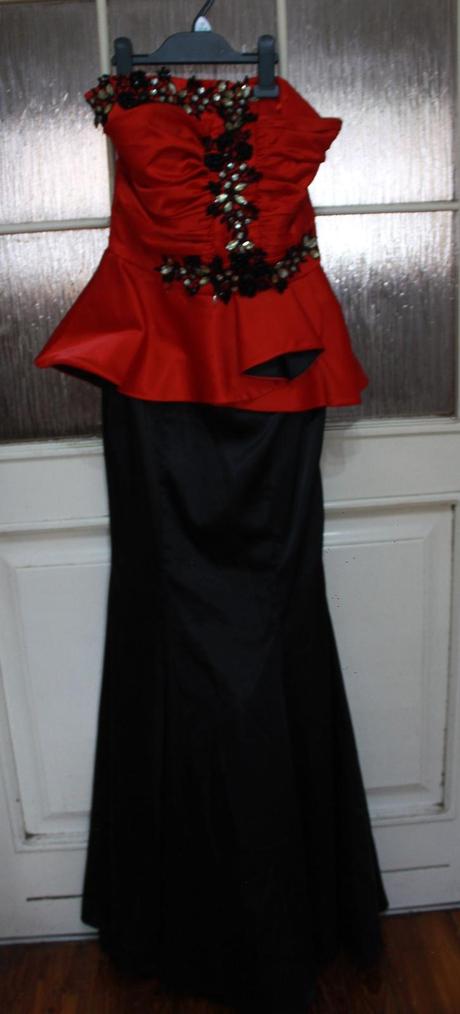 Luxusne spolocenske saty, s