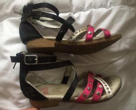 Kožené sandálky, barbie,25