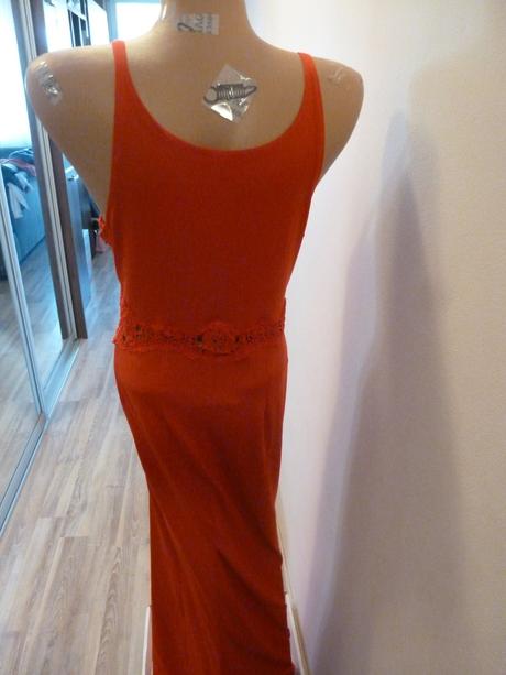 Elegantné sexi šaty,